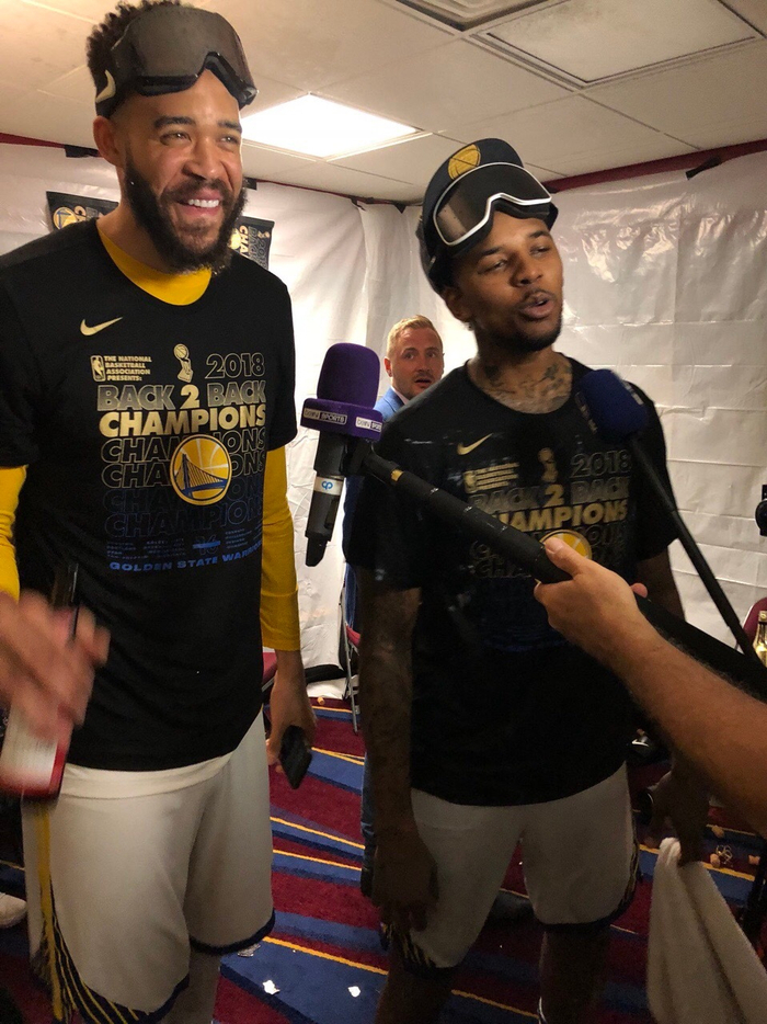 全员发疯 全员发疯